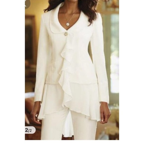 New/ Still in Package With Tags. Beautiful Pantsuit Cream and Flowy Size 14 - Picture 1 of 11